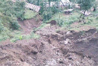 अपडेट : ताप्लेजुङको सिरिजङ्घामा पहिरोले पुरिएर एकै परिवारका सासु बुहारीको मृत्यु 